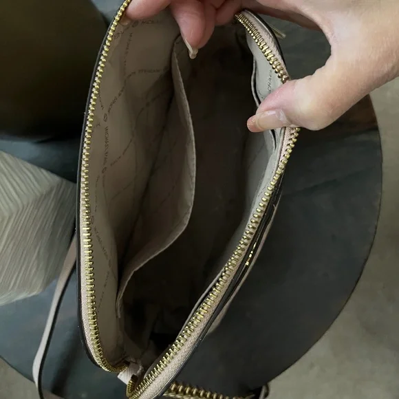 MICHAEL MICHAEL KORS Jet Set Travel Medium Logo Dome Crossbody Bag Pink - Picture 11 of 16